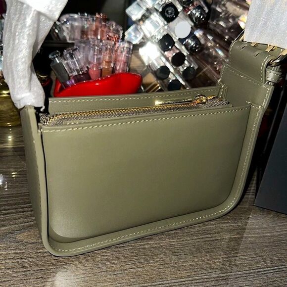 MAX+min The Brooklyn Leather Shoulder Bag Olive - Picture 13 of 17